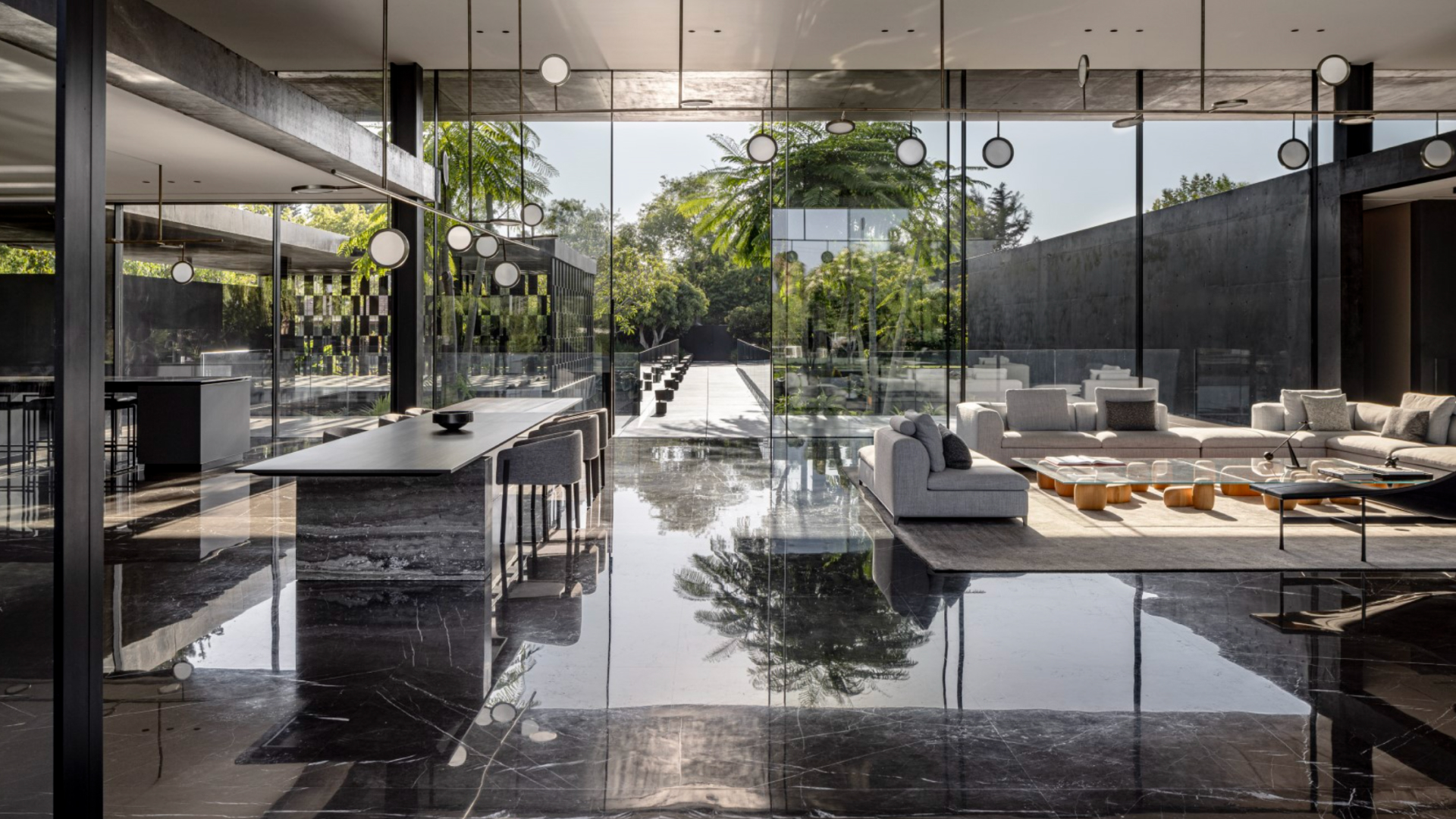 How to Choose the Perfect Sofa for Your Luxury Living Space